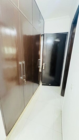 Furnished Amenities in 1 BHK Builder Floor at Greater Kailash I – for Rent