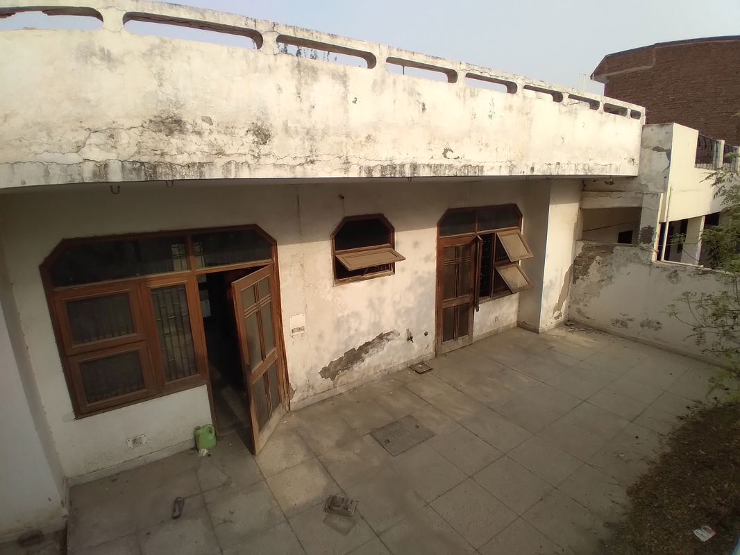 Plot For Sale in Sector 31