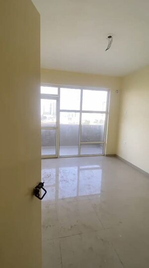 Room in 2 BHK Apartment at Pyramid Midtown, Sector 59 – for Rent