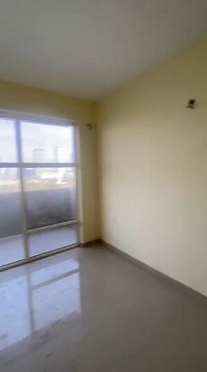 Room in 2 BHK Apartment at Pyramid Midtown, Sector 59 – for Rent