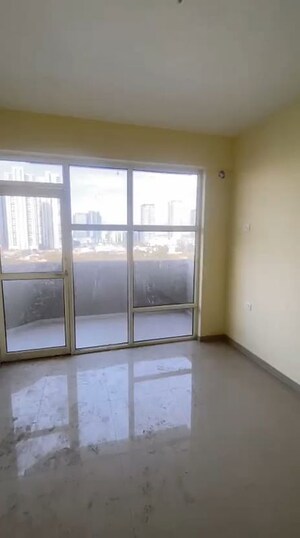 Room in 2 BHK Apartment at Pyramid Midtown, Sector 59 – for Rent