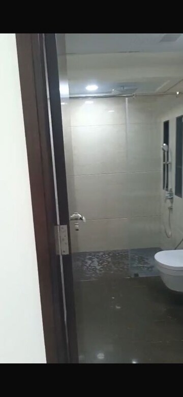 Bathroom in 3.5 BHK Apartment at Lokhandwala Minerva Mahalaxmi, Mahalaxmi – for Sale