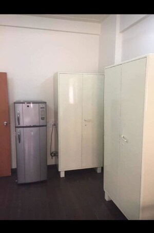 Room in 3 BHK Apartment at Venus Apartments Cuffe Parade, Cuffe Parade – for Rent