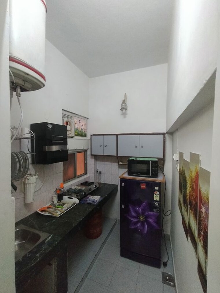 Kitchen, defence colony Studio 400 Sq.Ft. Apartment In Defence Colony Delhi 10041222