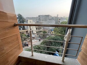 Balcony in 1 RK Builder Floor at Greenwood City, Sector 40 – for Rent