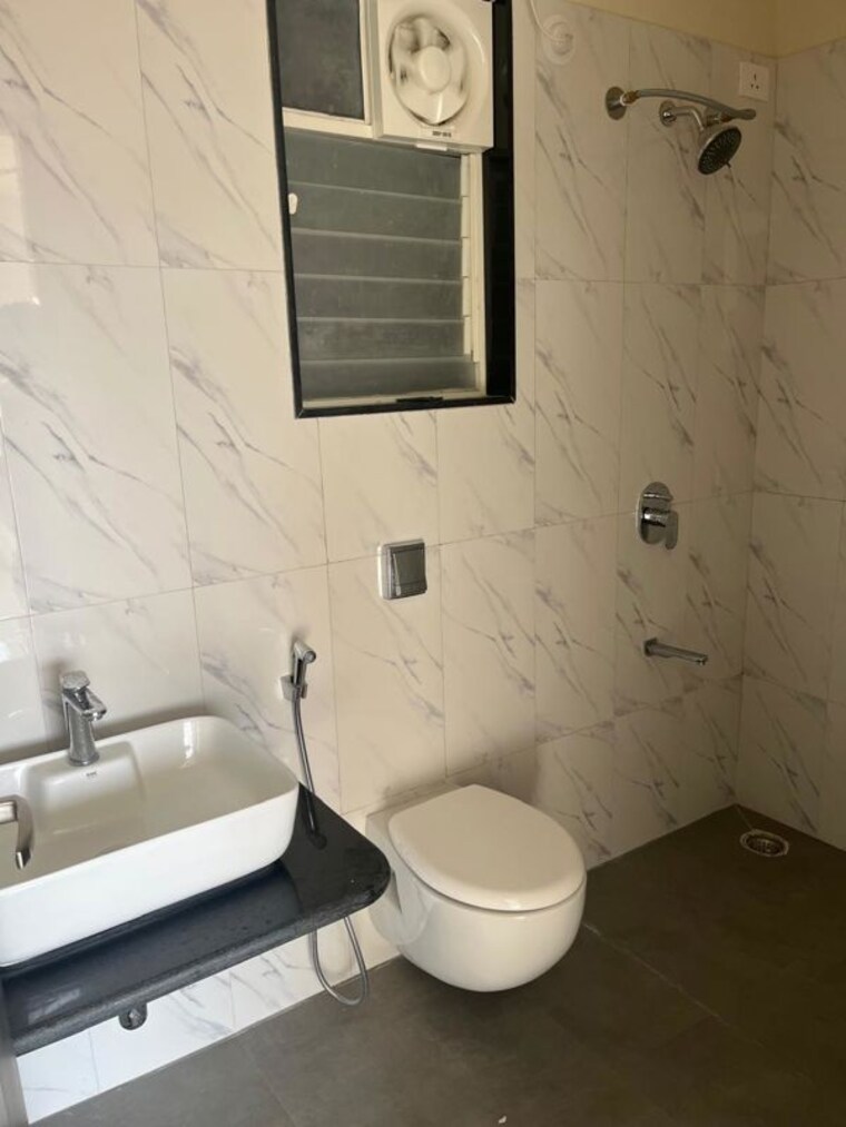 Bathroom, nyati-era 2 Bedroom 781 Sq.Ft. Apartment In Dhanori Pune 10041278