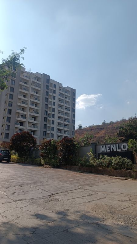 1 BHK + Pooja Room,Servant Room,Extra Room,Store Room 600 Sq.Ft. Apartment in Menlo Homes