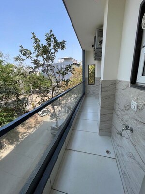 Balcony in 1 RK Builder Floor at Unitech Rakshak, Sector 41 – for Rent