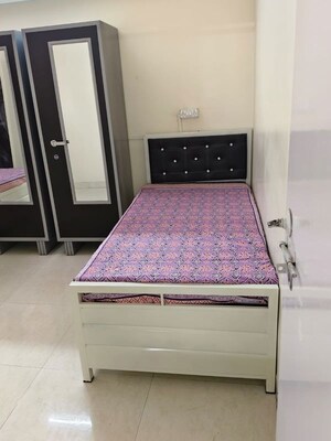 Room in  Pg at Goregaon West – for Rent