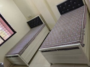 Room in  Pg at Goregaon West – for Rent