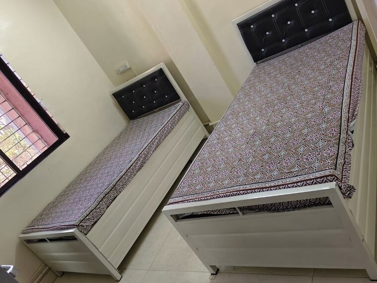 Room, goregaon west Pg For Girls In Goregaon West 10041323