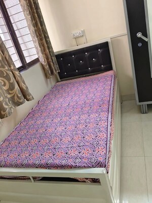 Room in  Pg at Goregaon West – for Rent