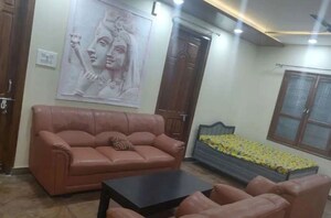 Living Room in 2 BHK Apartment at Hazratganj – for Rent