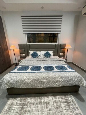 Bedroom in 1 BHK Builder Floor at Queens Plaza, Sector 43 – for Rent