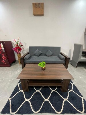 Furnished Amenities in 1 BHK Builder Floor at Queens Plaza, Sector 43 – for Rent