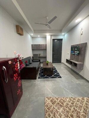 1 BHK Builder Floor For Rent in Queens Plaza, Sector 43