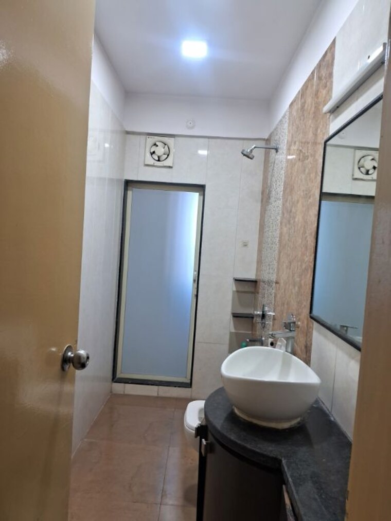 Bathroom, dosti-acres-aster 3 Bedroom 882 Sq.Ft. Apartment In Wadala East Mumbai 10041399