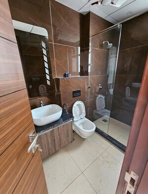 Bathroom in 3 BHK Apartment at CS Roseate 63, Sector 63a – for Rent