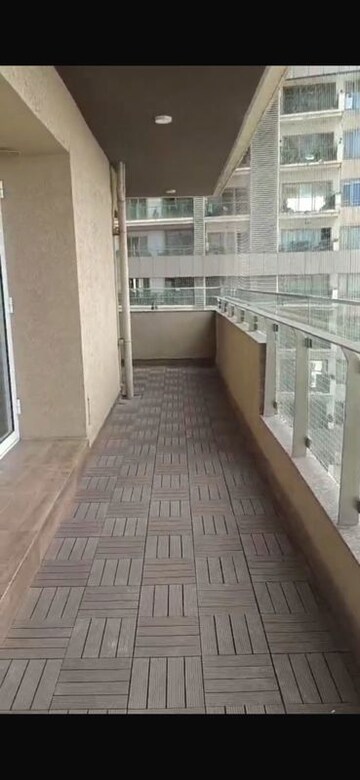 Balcony in 3.5 BHK Apartment at Lokhandwala Minerva Mahalaxmi, Mahalaxmi – for Rent
