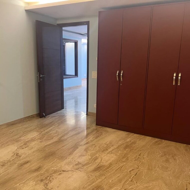 Room, south delhi 4 Bedroom 155 Sq.Yd. Villa In South Delhi Delhi 10041499