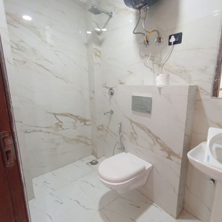 Bathroom, saket 3 Bedroom 1800 Sq.Ft. Builder Floor In Saket Delhi 10041552