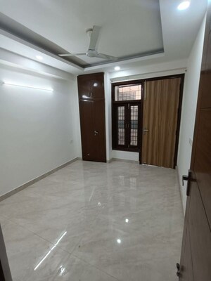 Room in 2 BHK Builder Floor at Saket – for Rent