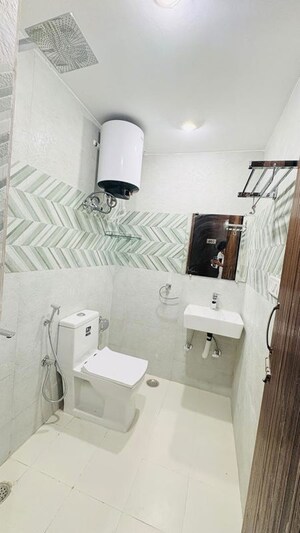 Team Area in 1 RK Builder Floor at Greater Kailash I – for Rent