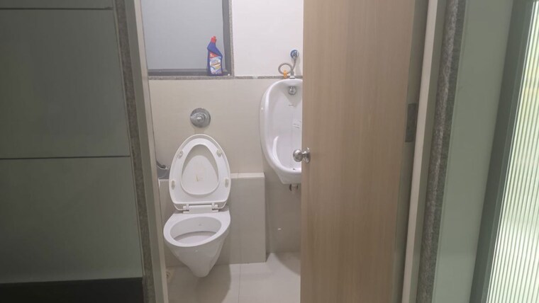 Bathroom, shyamal Commercial Office Space 500 Sq.Ft. In Shyamal Ahmedabad 10041700
