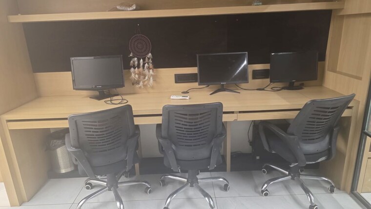 Team Area, shyamal Commercial Office Space 500 Sq.Ft. In Shyamal Ahmedabad 10041700