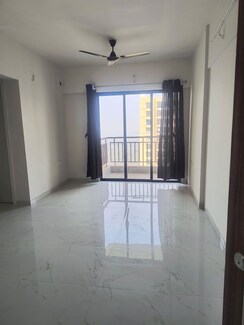 2 BHK + Extra Room Apartment For Rent in Runwal Gardens