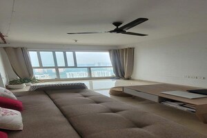 Staircase in 1.5 BHK Apartment at Runwal Forests, Kanjurmarg West – for Rent