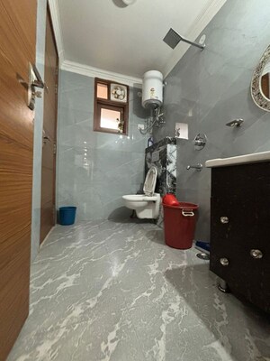 Parking in 2 BHK Builder Floor at Saket – for Rent