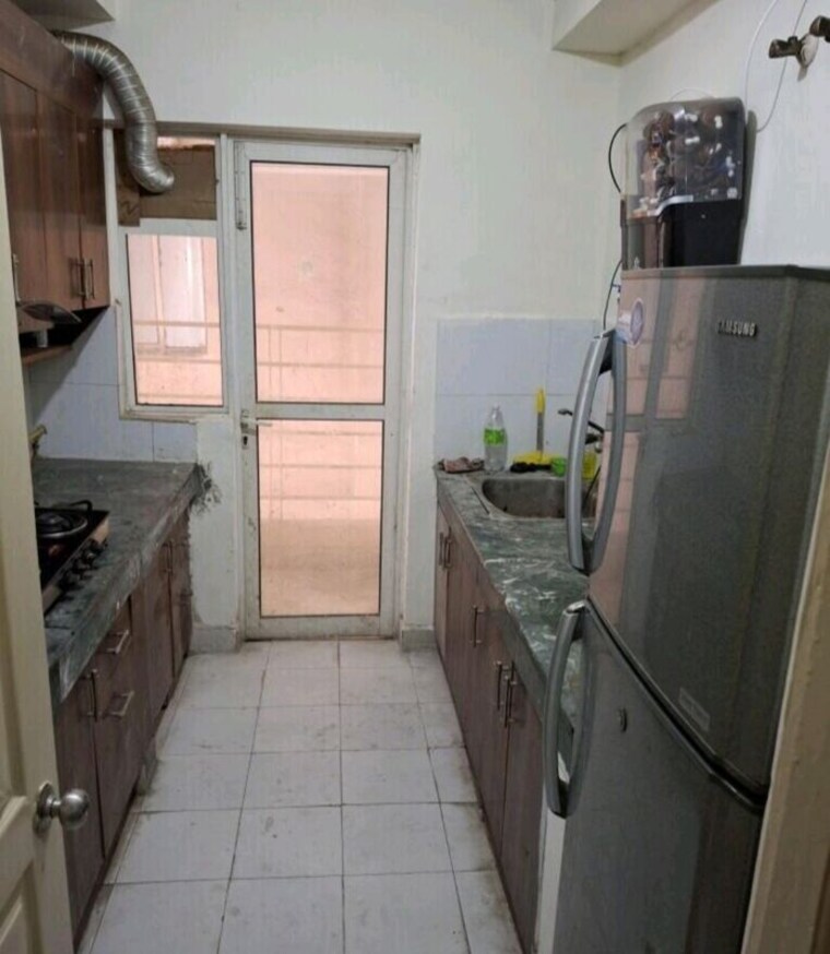 Kitchen, paras-tierea 3 Bedroom 1660 Sq.Ft. Apartment In Sector 137 Noida 10041792