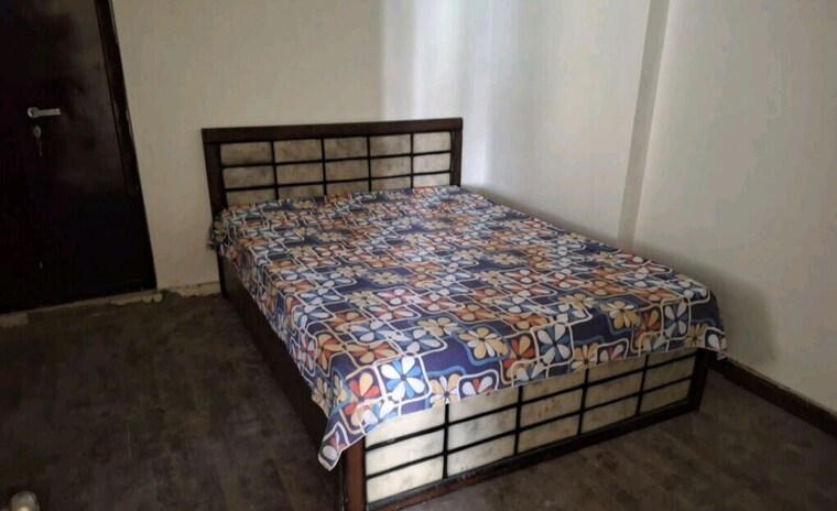 Bedroom, paras-tierea 3 Bedroom 1660 Sq.Ft. Apartment In Sector 137 Noida 10041792