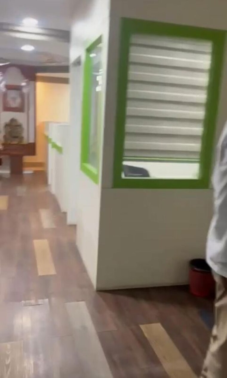 Living Room, park street Commercial Office Space 1500 Sq.Ft. In Park Street Kolkata 10041796