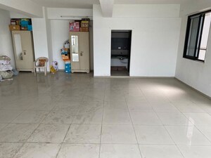Room in  Office Space at Venus Benecia, Bodakdev – for Rent