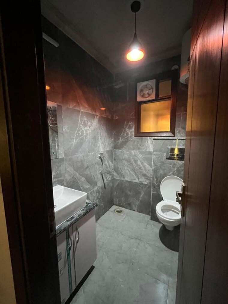 Bathroom, saket 2 Bedroom 1200 Sq.Ft. Builder Floor In Saket Delhi 10041975