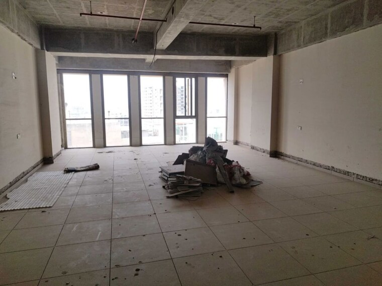  Parking, hn-safal-mondeal-square Commercial Office Space 1258 Sq.Ft. In Prahlad Nagar Ahmedabad 10041952