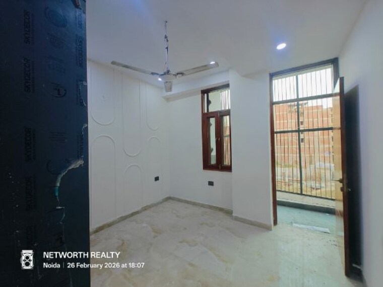 Bedroom, sector 73 2 Bedroom 1100 Sq.Ft. Builder Floor In Sector 73 Noida 10041987
