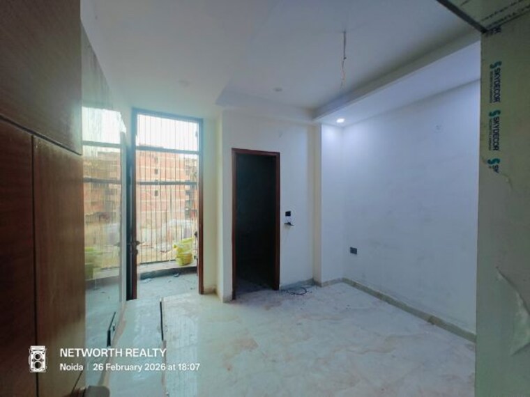 Bedroom, sector 73 2 Bedroom 1100 Sq.Ft. Builder Floor In Sector 73 Noida 10041987
