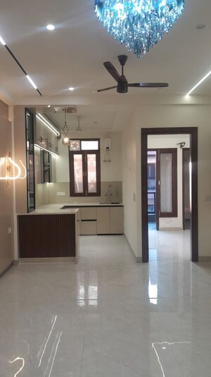 Room in 3 BHK Builder Floor at Smart Lane, Niti Khand – for Sale