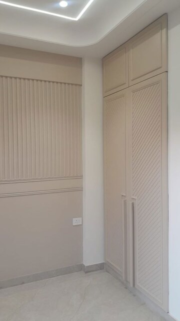 Room in 3 BHK Builder Floor at Smart Lane, Niti Khand – for Sale