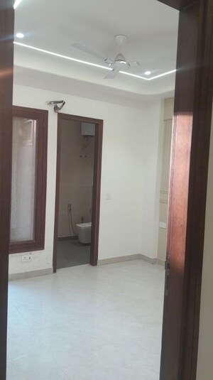Room in 3 BHK Builder Floor at Smart Lane, Niti Khand – for Sale