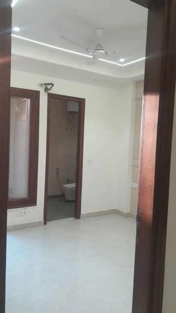 Room in 3 BHK Builder Floor at Smart Lane, Niti Khand – for Sale