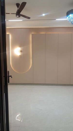 Room in 3 BHK Builder Floor at Smart Lane, Niti Khand – for Sale