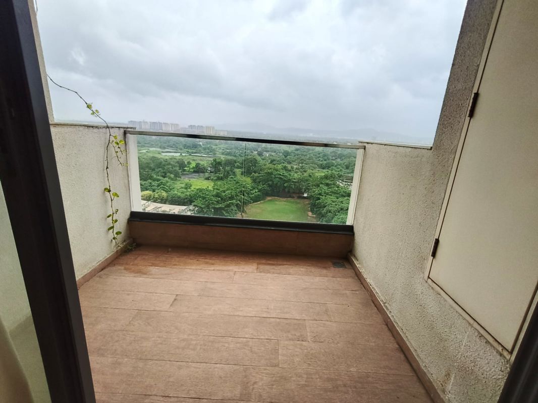 3 BHK + Pooja Room,Extra Room Apartment For Sale in Lodha Palava Crown