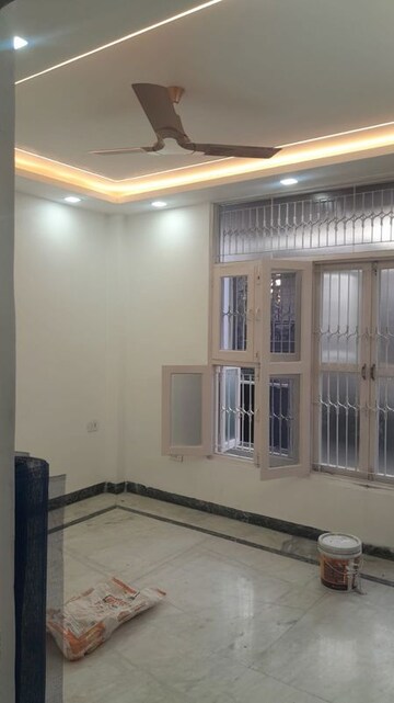 Room in 3 BHK Builder Floor at Smart Lane, Niti Khand – for Sale