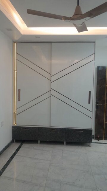 Furnished Amenities in 3 BHK Builder Floor at Smart Lane, Niti Khand – for Sale