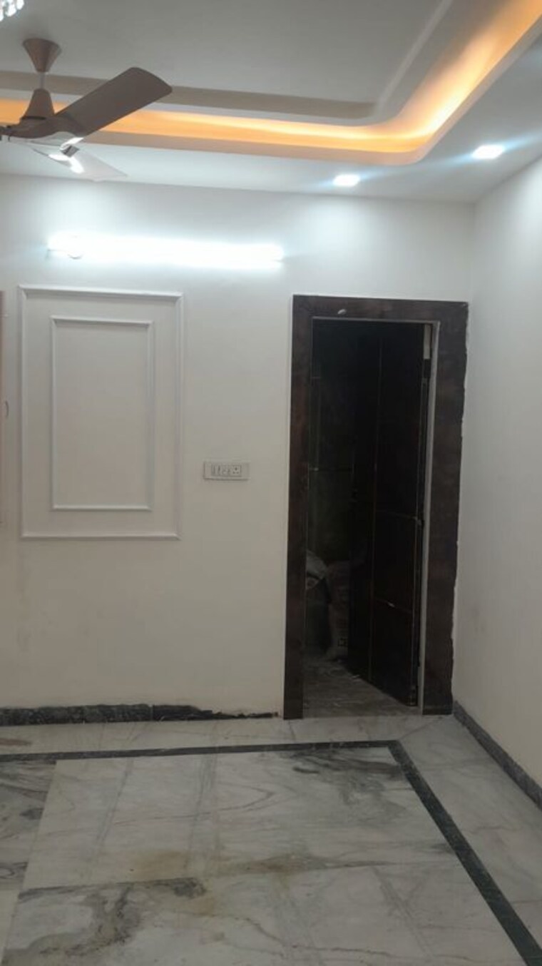 Room, smart-lane 3 Bedroom 1200 Sq.Ft. Builder Floor In Niti Khand Ghaziabad 10042067