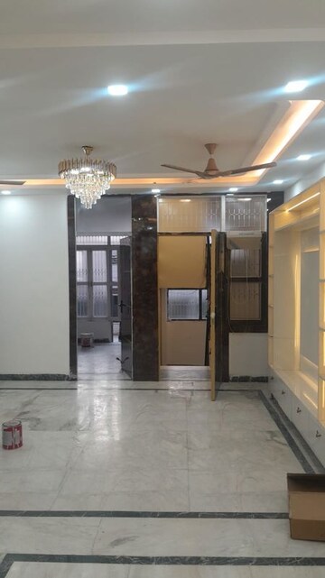 Room in 3 BHK Builder Floor at Smart Lane, Niti Khand – for Sale